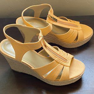 MICHAEL Michael Kors Berkley Linen Wedge